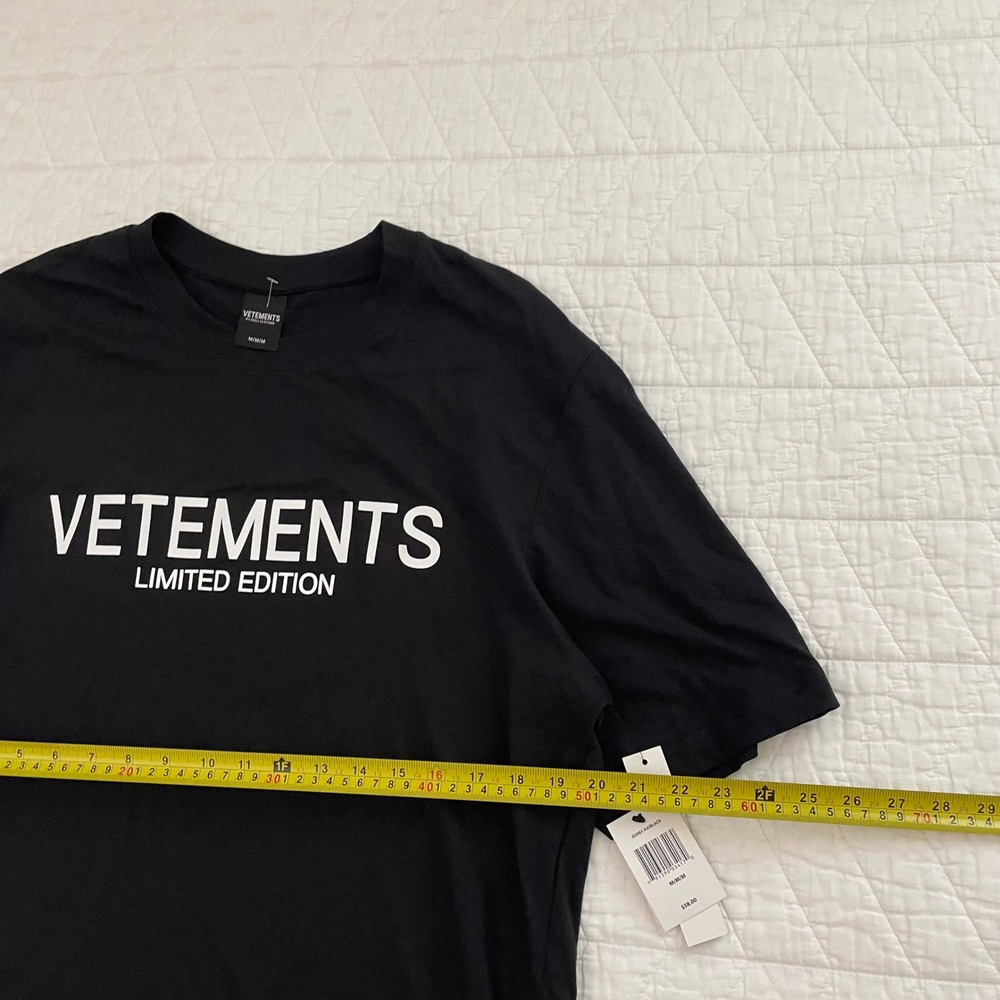 Vetements Limited Edition Mens Black Graphic T-Shirt Size Medium NWT D2961-K4 - Picture 8 of 9